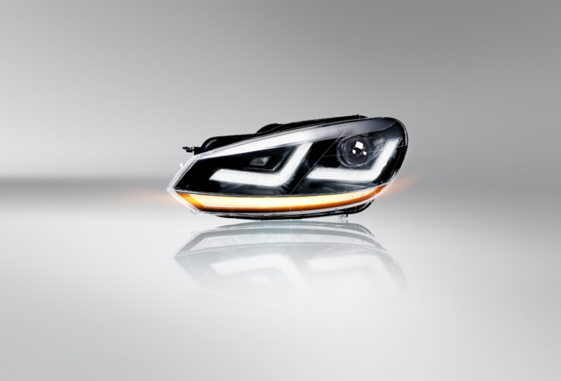 Die Scheinwerfer haben eine Farbetemperatur von 4.200 Kelvin.